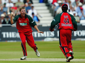 Mumbai pick Ray Price for injured Henriques
